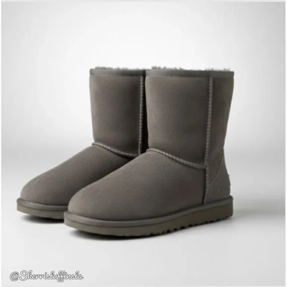 EXCELLENT UGG Classic Short II Suede Boots Gray Twinface Sheepskin Lining 6 - Picture 2 of 13